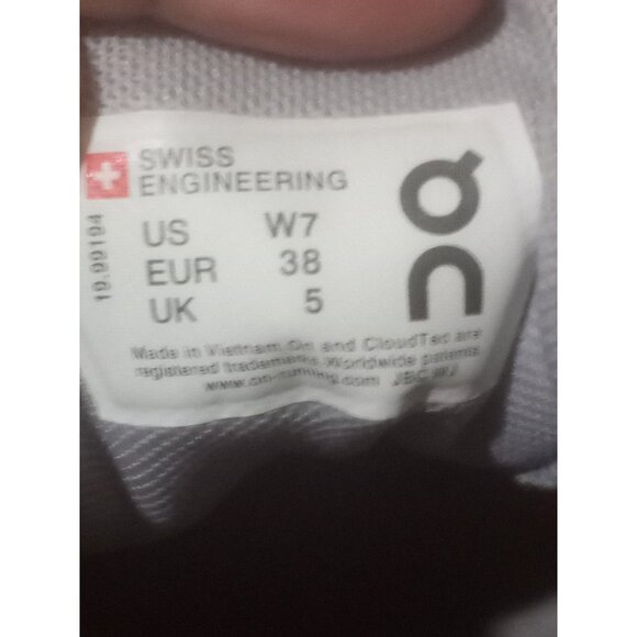 Size 7 On Cloud Glacier/White Women’s 19.99194 Athletic Shoes - Picture 2 of 14